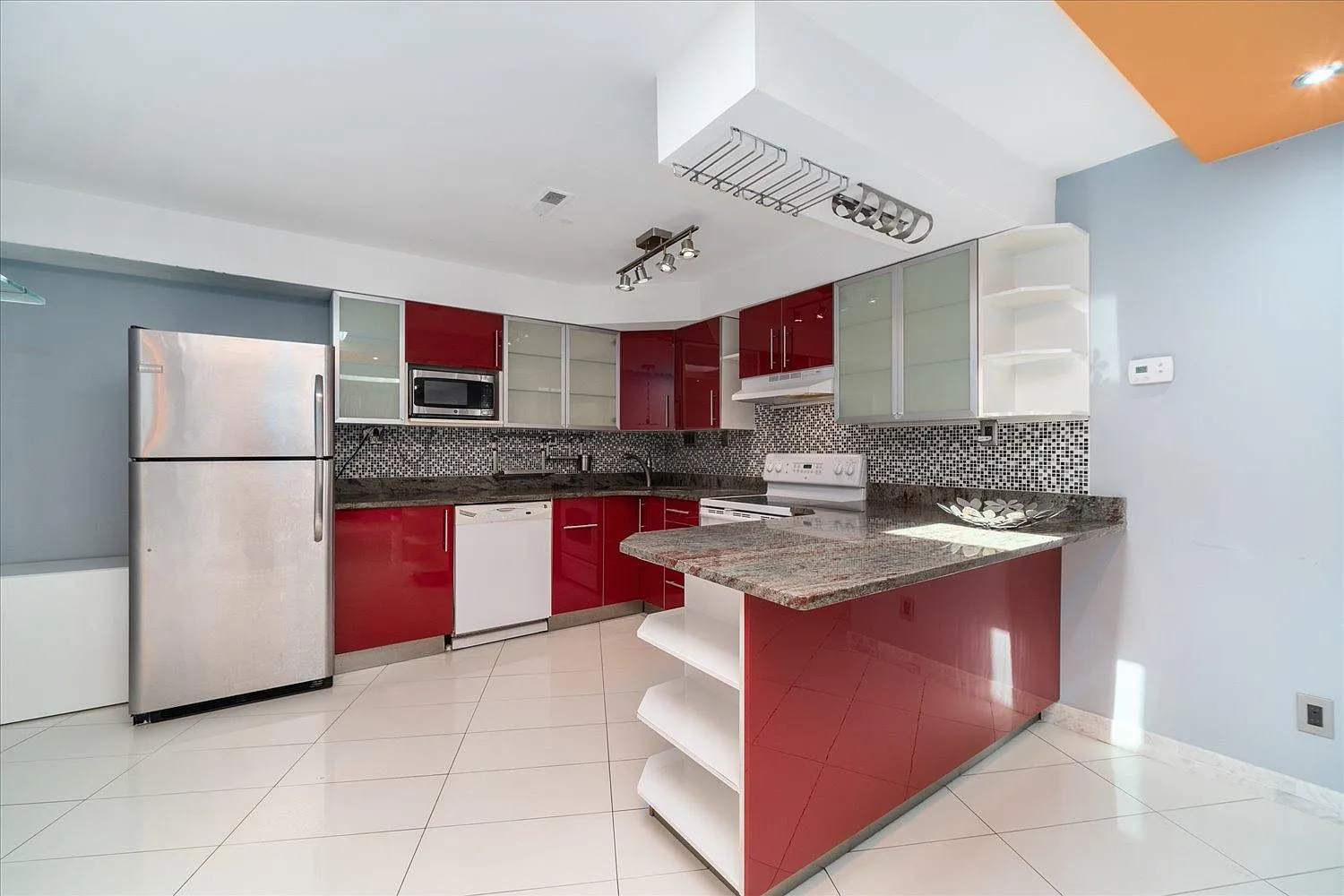 2 bed, 948 sqft, $2,095 — Photo 4