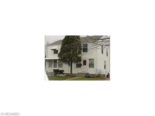 1539 E 248th St photo 1