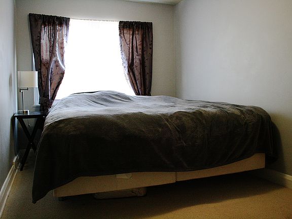 Bedroom 2 - fits a King bed