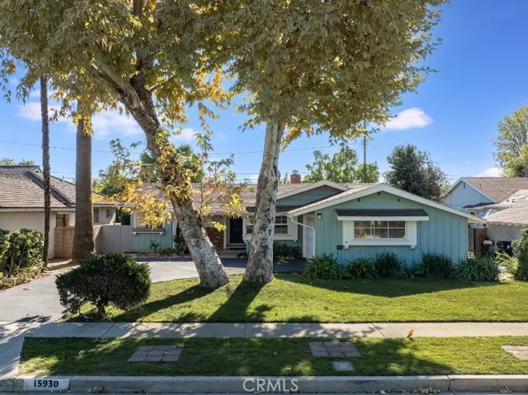 15930 Tuba St, North Hills, CA 91343
