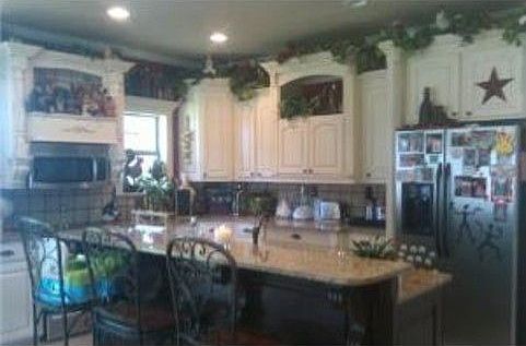 3rd image of 264 Sepulvado Dr
