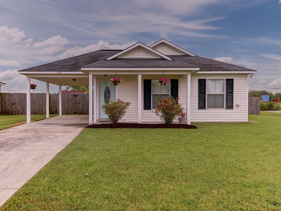 1st image of 300 Coles Creek Dr
