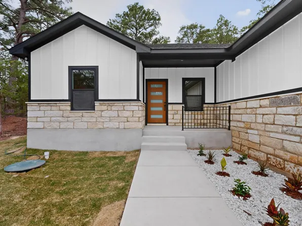 190 Molokini Dr, Bastrop, TX 78602