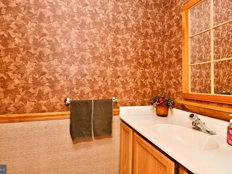 800 Beacon Ct — Photo 24