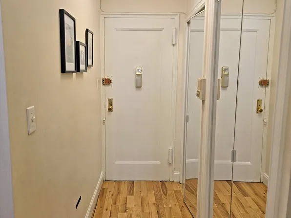 202 Seeley Street image 15 of 25