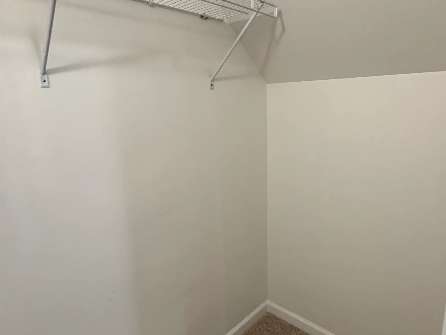 3 bed, 2.5 bath, 1720 sqft, $1,825 — Photo 2