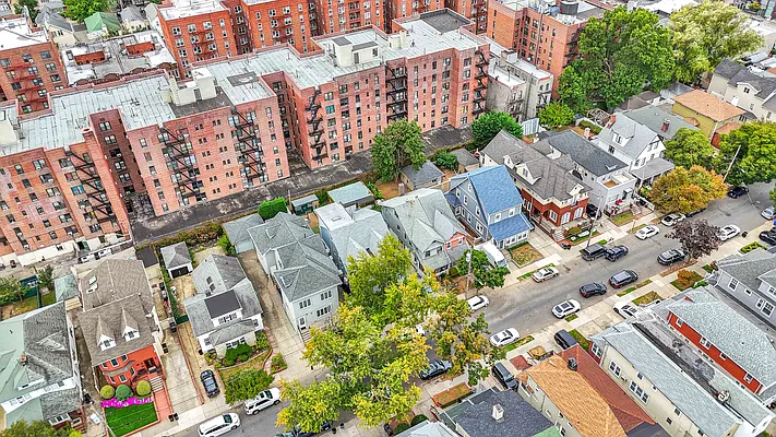 Sold by Mitra Hakimi Realty Group, LLC | media 16