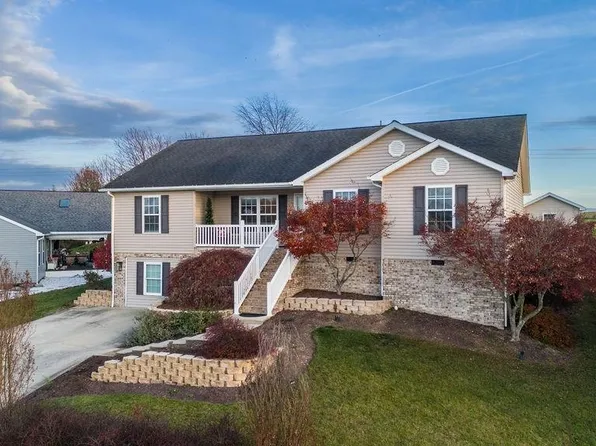 135 Falcon Ln, Weyers Cave, VA 24486