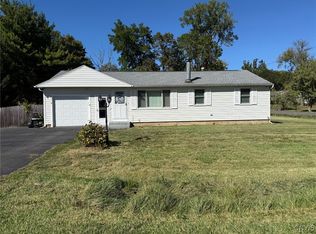 5431 Omara Dr, Brewerton, NY 13029