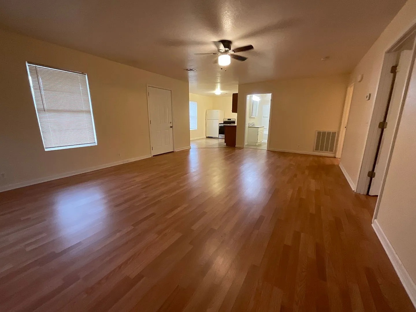 Spacious 2 Bedroom 1 Bath home W/ Fenced Yard In Joplin Mo! — Photo 2