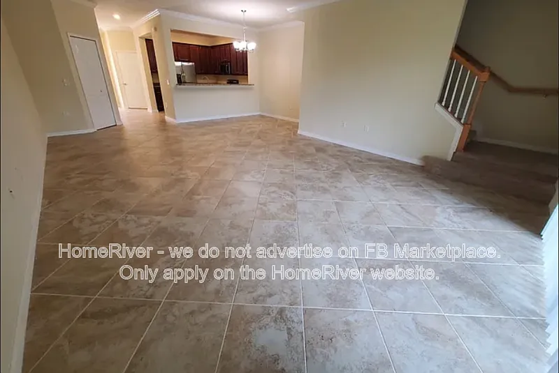 3 bed, 3.0 bath, 1942 sqft, $2,595 — Photo 3