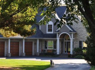 1212 Long Lake Ct, Brighton, MI