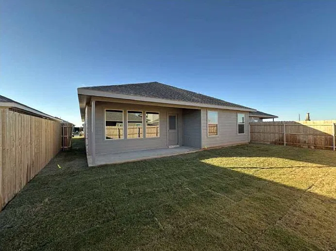 4 bed, 1727 sqft, $1,850 — Photo 4