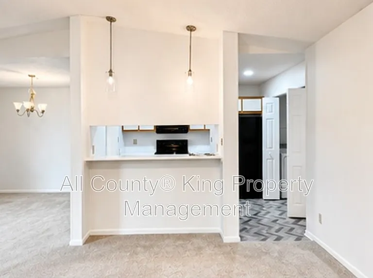 342 Waterdown Dr #10 — Photo 2