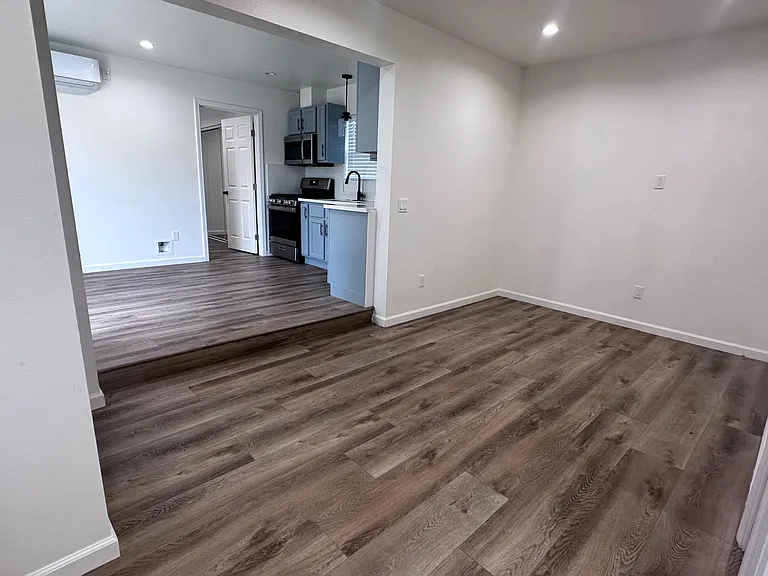 14768 San Fernando Mission Blvd — Photo 3
