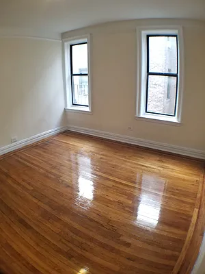 Rented by Roberto Guilbet, LREB | media 15