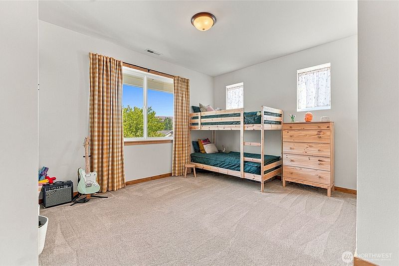 5th image of 3015 Riverview Lane