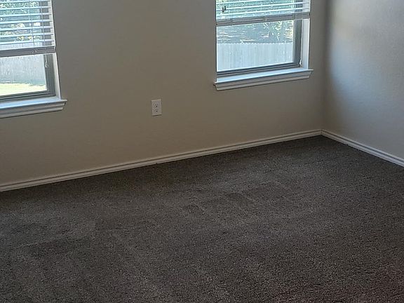 5th image of 638 Creekside Cir #638