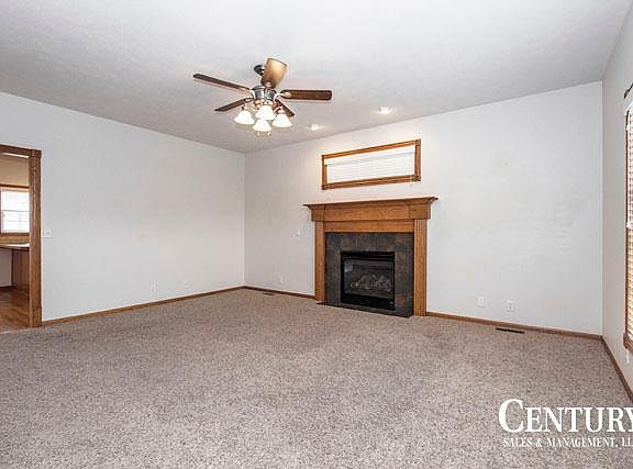 5th image of 2164 Wesley Dr