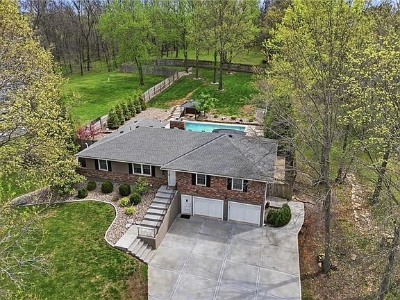 2nd image of 7401 NW Eastside Dr