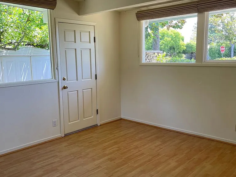 9 Roosevelt Cir — Photo 7