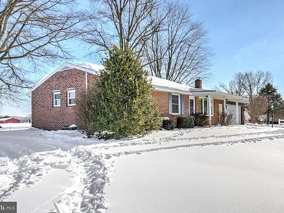 2nd image of 720 S Cocalico Rd