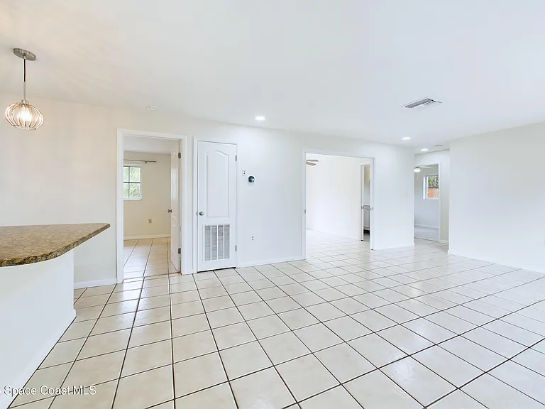 1202 Yacht Club Blvd — Photo 9