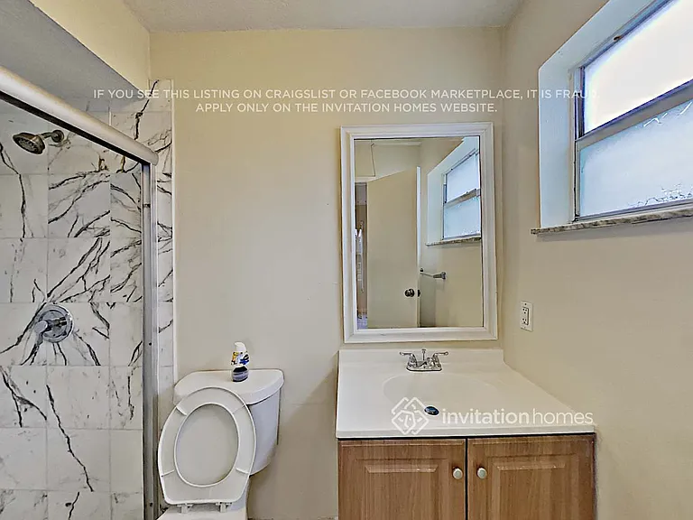 10641 NW 27th Ct — Photo 11