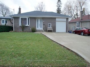 272 Essex Ave, Richmond Hill, ON L4C 2C2