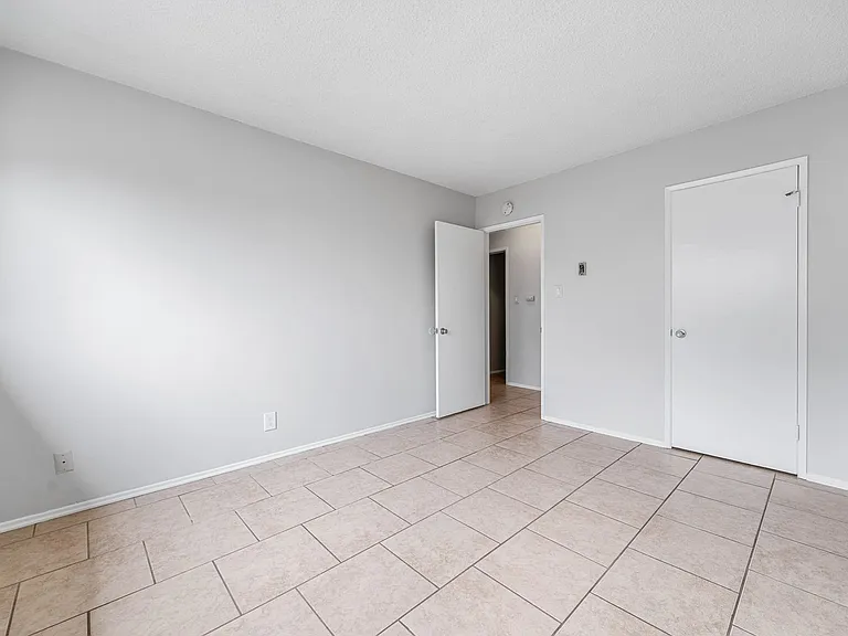 912 Gladys Avenue — Photo 22