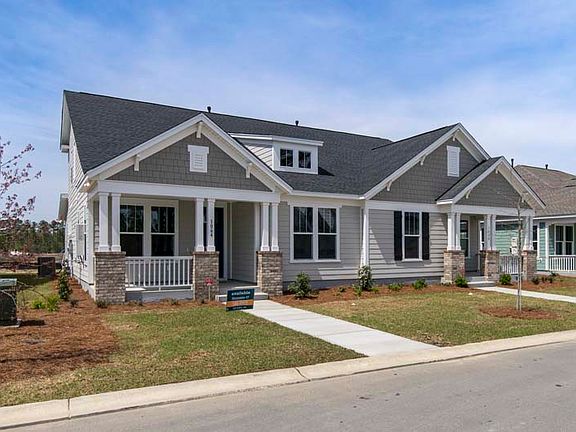 1064 Longwood Bluffs Circle