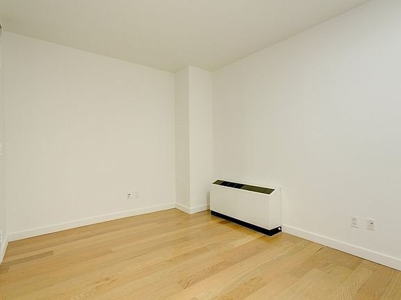 5th image of 37 Wall St APT 21T