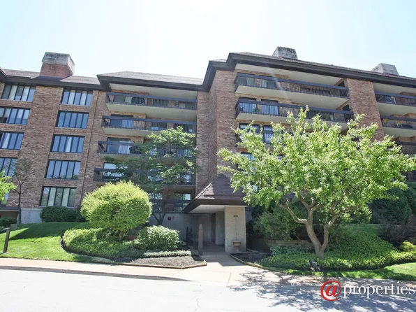 3801 Mission Hills Rd #E-405, Northbrook, IL 60062