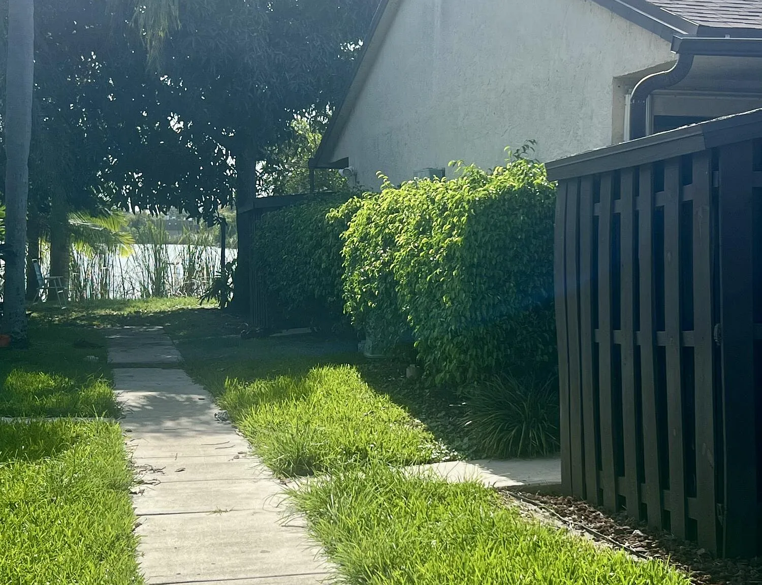 2 bed, 2.0 bath, 966 sqft, $2,200 — Photo 2