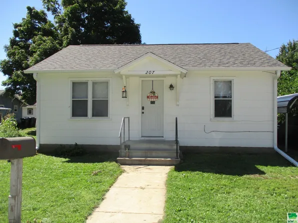 207 Millard St, Cherokee, IA 51012
