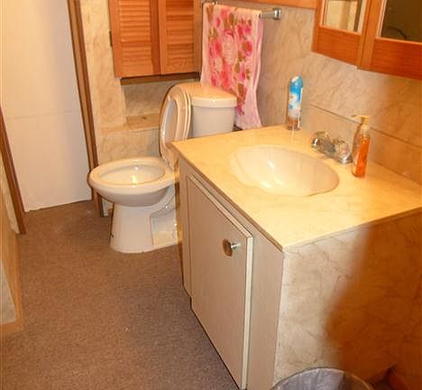 2nd image of 1323 Lake Dr