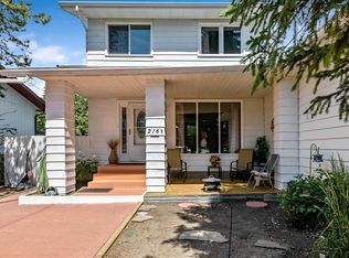 216 Royal Ave S #B, Diamond Valley, AB T0L2A0