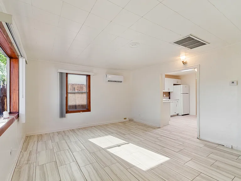 1032 E Glenn St — Photo 10