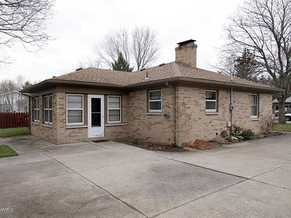 2nd image of 8239 Brookwood Dr