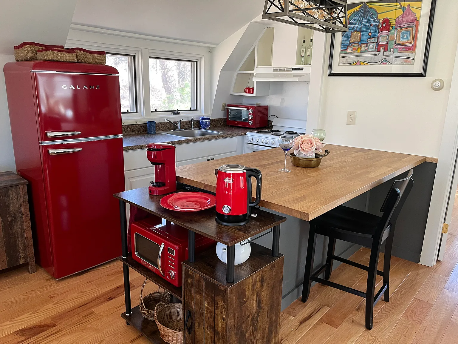 1 bed, 700 sqft, $1,750 — Photo 1
