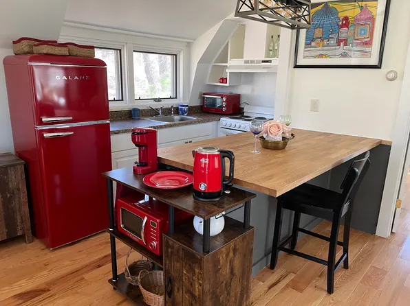 150 Water Farm Rd, Sheffield, MA 01257