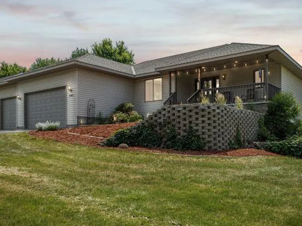 745 6th St NW, Richmond, MN 56368