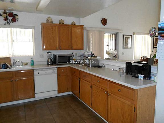 5th image of 814 Hyattsville St