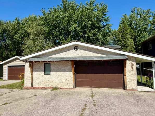 1304 Jerdee Ln, Wahpeton, IA 51351
