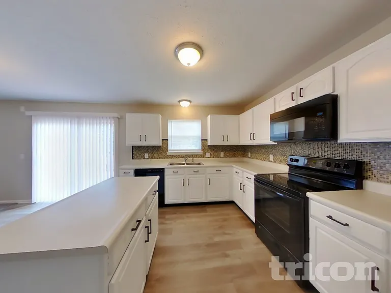 6612 Smithfield Dr — Photo 5