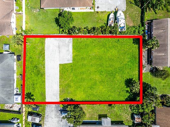 5th image of 9340 Roan Lane