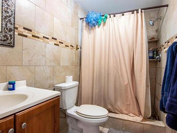 5th image of 27822 Michigan St