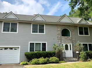 156 Lawrence Dr, Paramus, NJ 07652