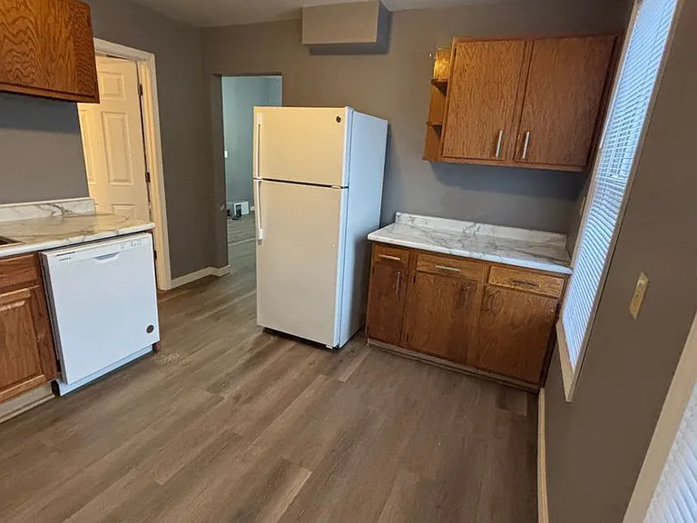 810 Cameron Ave — Photo 12