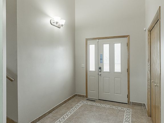 5th image of 13224 Kenyon St NE